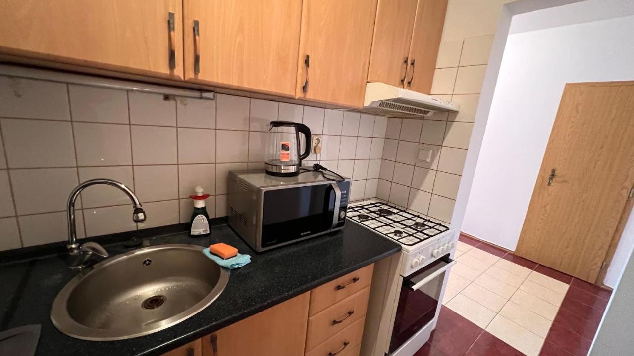 2 Room Apartment, Near Oc Galeria, Petrzalka Bratislava Dış mekan fotoğraf