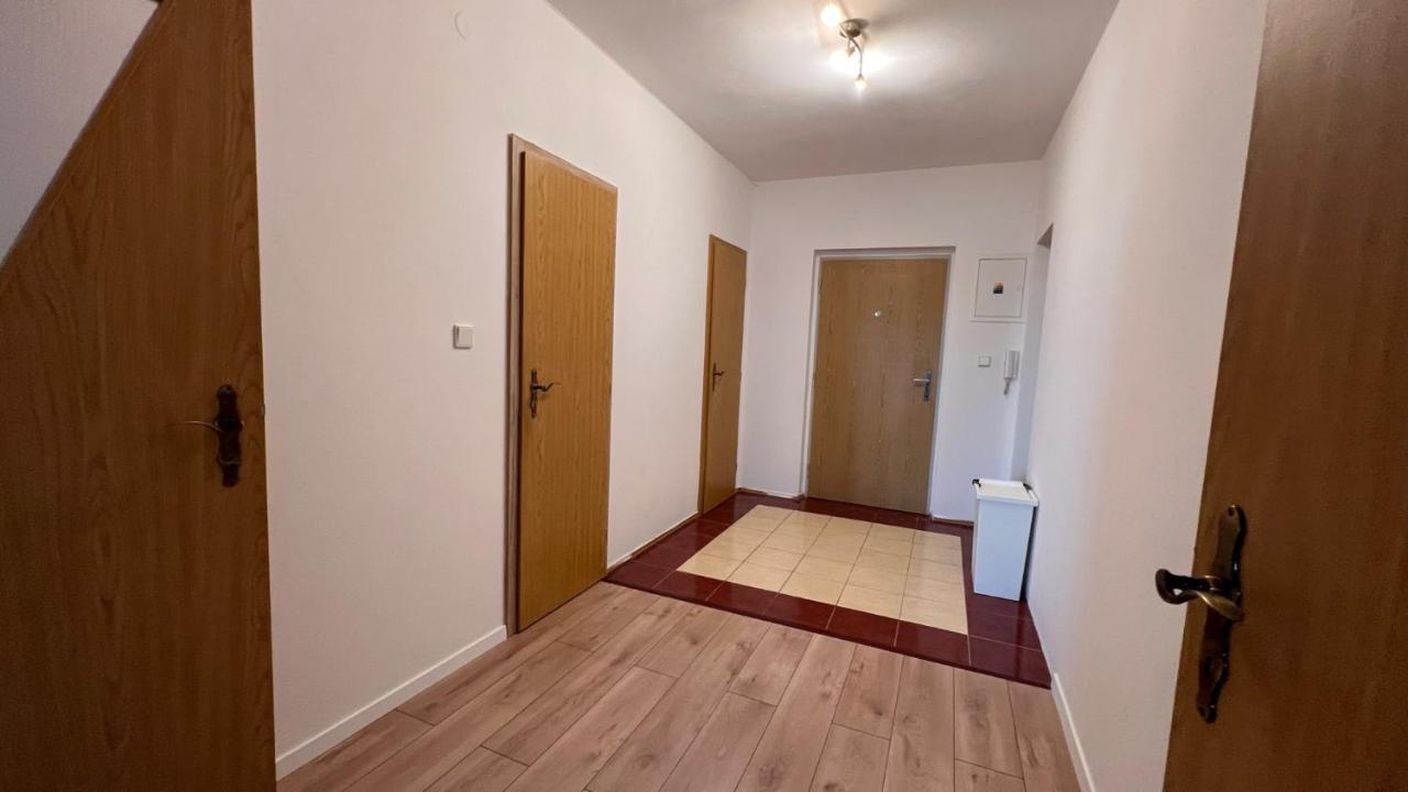 2 Room Apartment, Near Oc Galeria, Petrzalka Bratislava Dış mekan fotoğraf